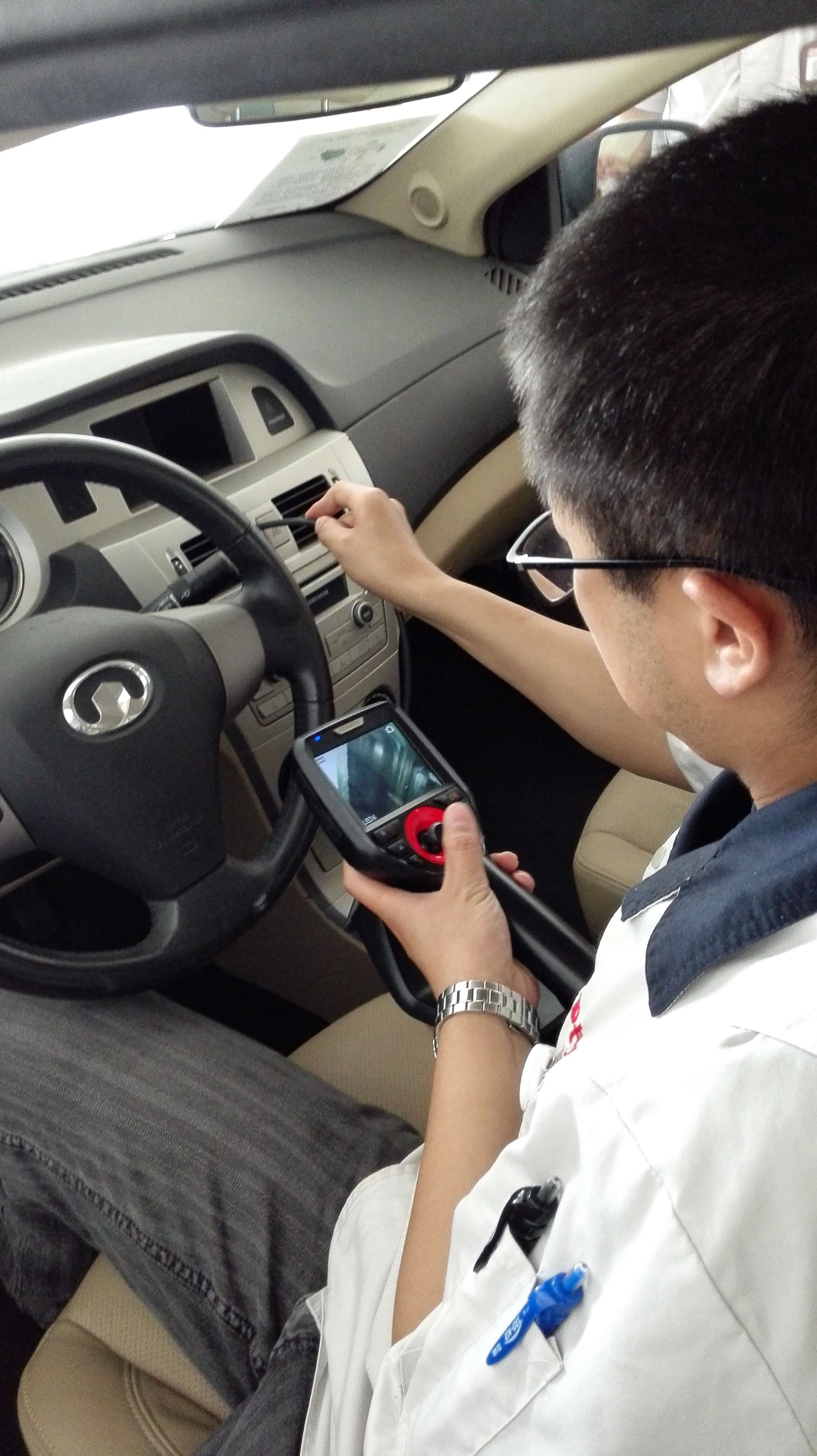 汽車內窺鏡檢查汽車蒸發箱的應用案例_蒸發箱管道檢查